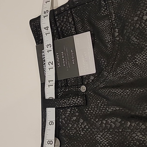 Simply Vera Vera Wang Skinny High Rise Snake Print Jeans Black Medium - Picture 10 of 12